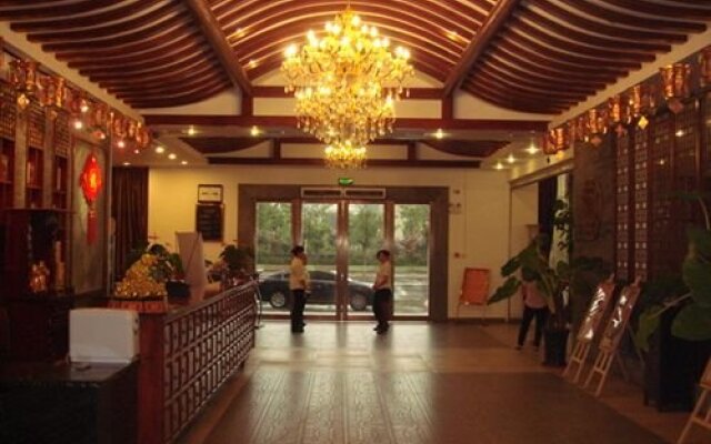 New Metropolis Hotel