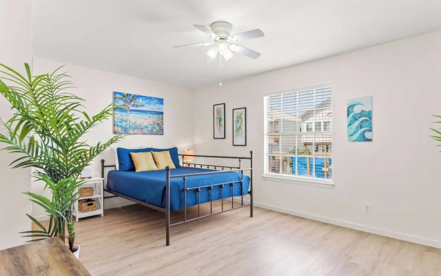 Tranquil Turquoise: Pet Friendly