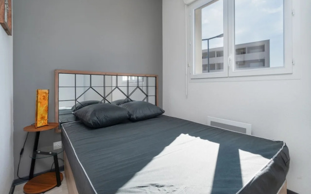 Cozy Beachside Villa in Serignan