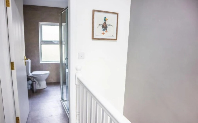 4 Eyre Square Lane
