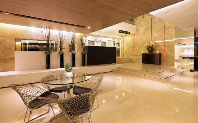52 Hotel