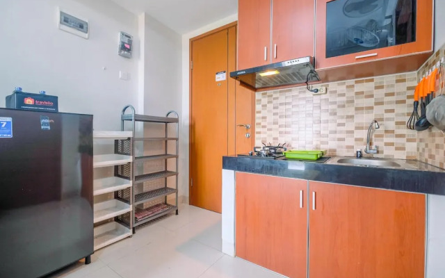 Minimalist 2BR Apartment at Green Park View