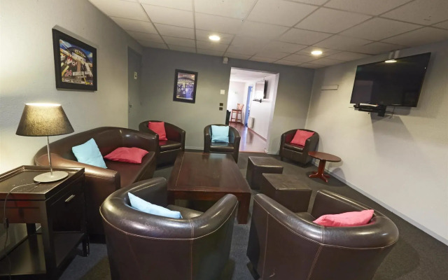 Campanile Le Mans Est