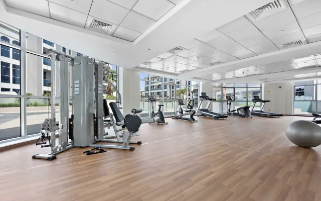 Spacious Studio in Art Gardens Gym Pool