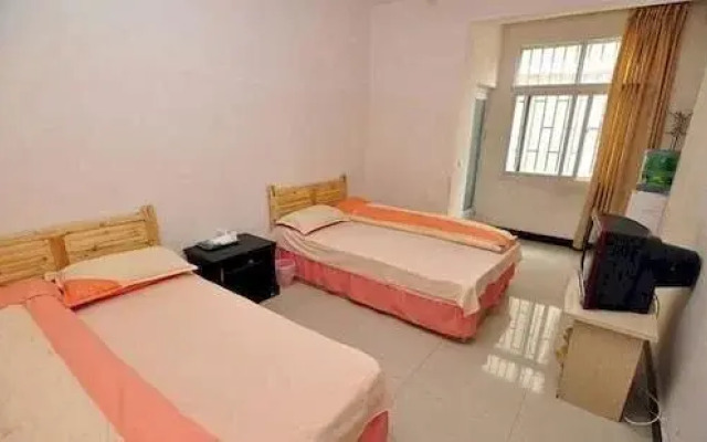 Kunming Junhong Hotel