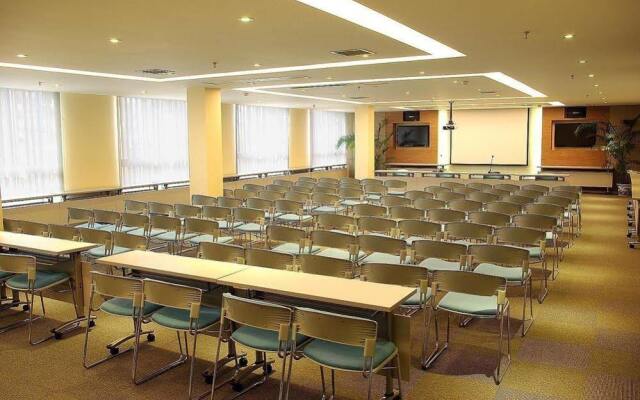 Yijin Business Hotel