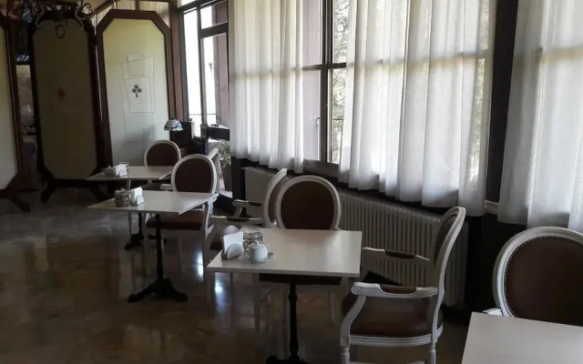 Hotel Pandos