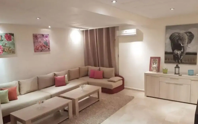 Spacious Apartment Downtown