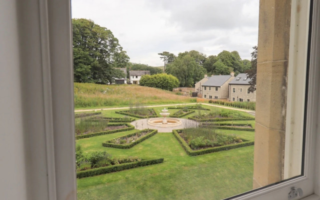The Alfred Suite Stone Cross Mansion