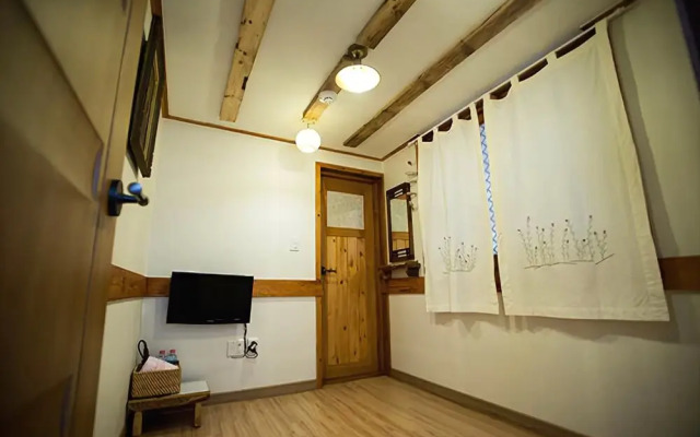 Jeongju Star World Pension