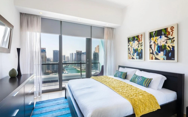 Big Bright Luxury Marina View Apt Near Beach