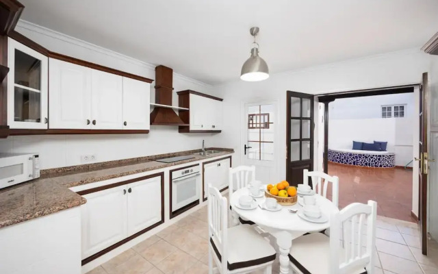 Villa Dulce in Tias With 4 Bedrooms and 2 Bathrooms