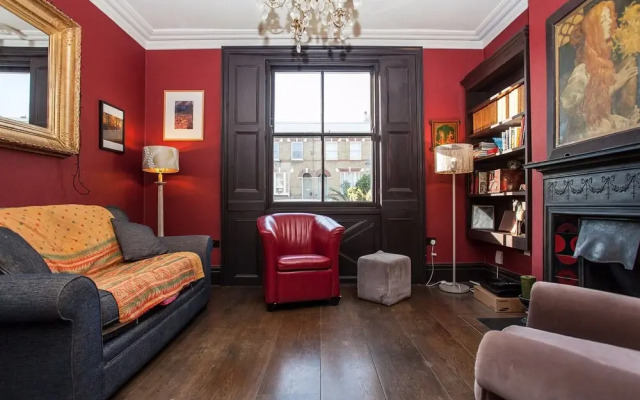 Spacious 2 Bedroom House With Garden