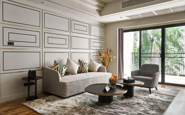 Floral Court  & Residence Sukhumvit 13