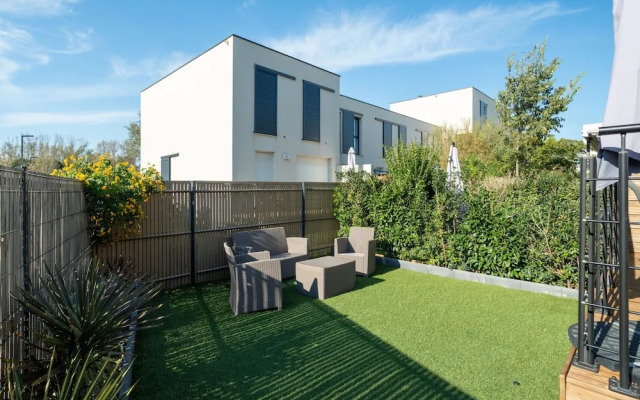 Relaxing Coastal Villa Retreat