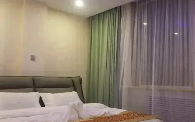 Ruixin Express Hotel (Taiyuan Railway Station Clothing City)