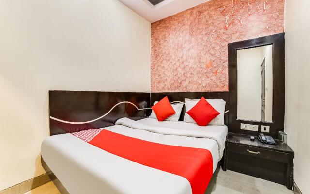 OYO 70020 Hotel Geetanjali Inn
