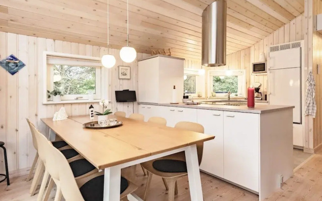 6 Person Holiday Home in Hals
