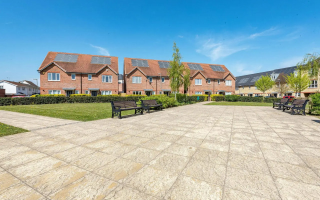 London Heathrow Living Holywell Serviced House C