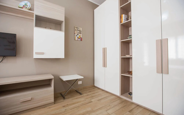 Lorenteggio Studio Apt