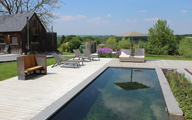 Luxurious Holiday Home in Heyd Durbuy with Sauna And Pool