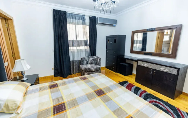 Oak Orchid Opulent 2 BR Apartment with Walk-in Closet