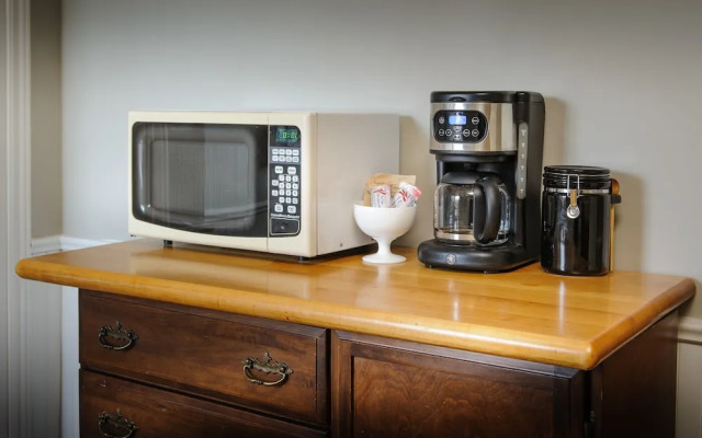 Moncton Suites - 267 Universite Ave