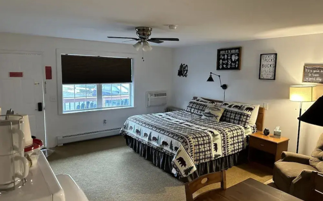 Maple Leaf Motel