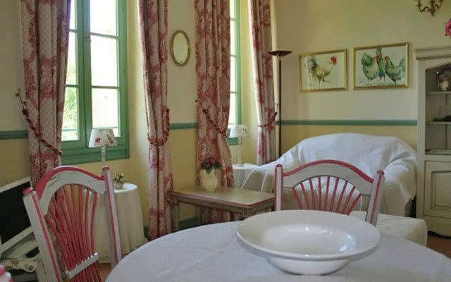 Cosy Flat in a Drome Chateau With Pool