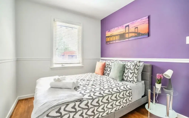 4BR Family Home - Sleeps 9 - w Private Pool Hot Tub