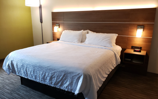 Holiday Inn Express Edgewood-Aberdeen-Bel Air by IHG