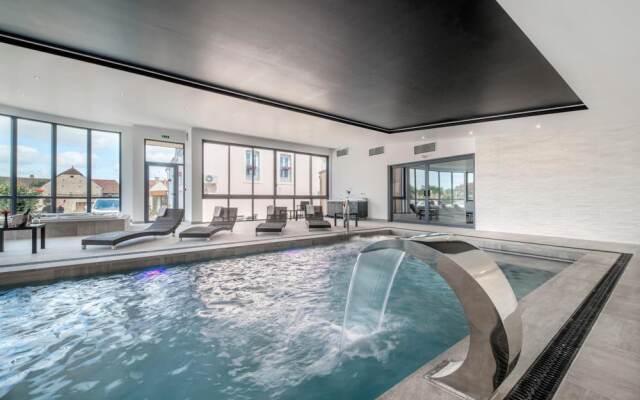 Aux Maisons (Relais du Silence)