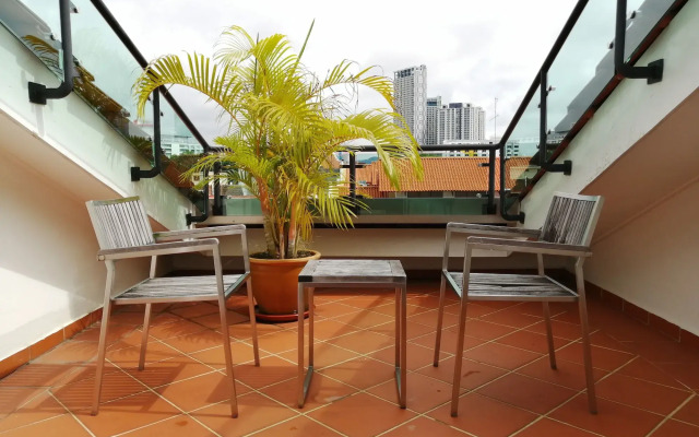 Heeren Straits Hotel