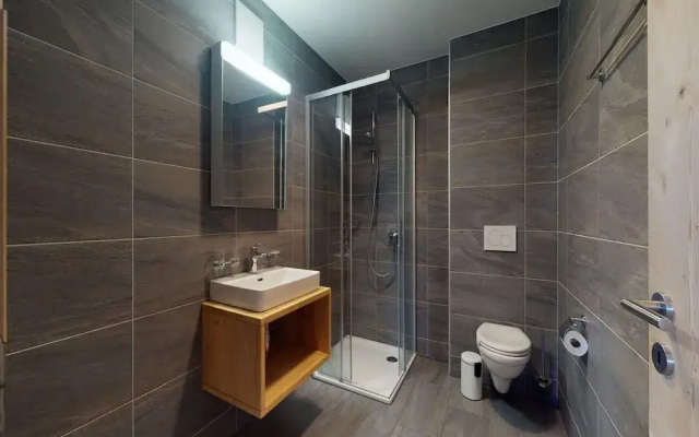 Les Mayens MB 001 - Luxury Apartment 8 Pers