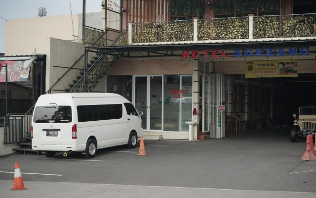Soreang Hotel by ZUZU
