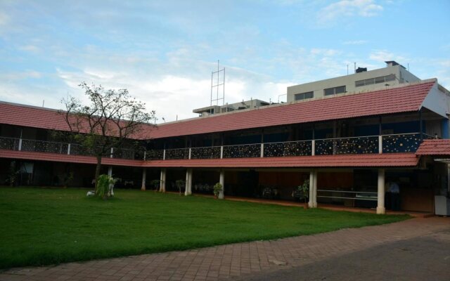 OYO 22528 Hotel Travel Inn