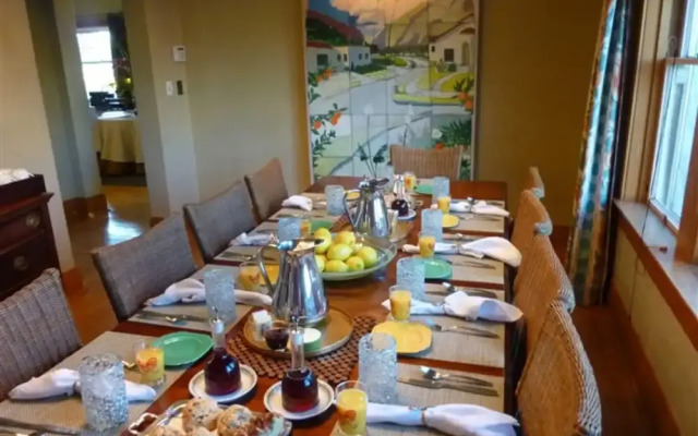 Catalina Park Inn Bed and Breakfast