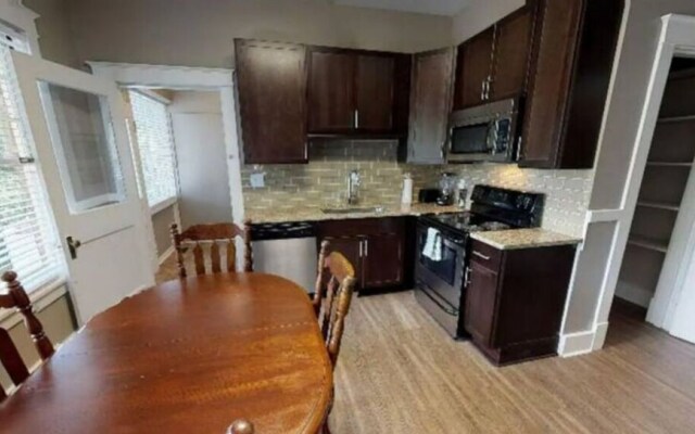 Large Group Downtown Rental - Westend