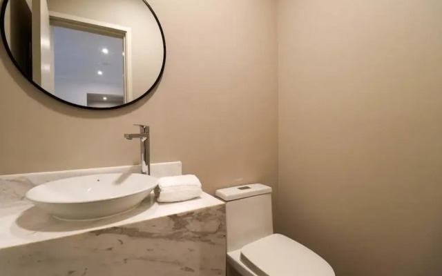 w Prestigious 2BR w Balcony Near Larcomar