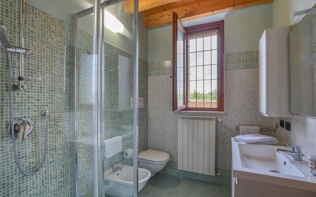 Stunning Apartment in Pozzolengo With Outdoor Swimming Pool, Wifi and 2 Bedrooms