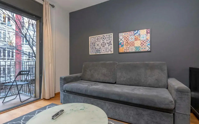 Modern and bright apartment in Eixample 2-2