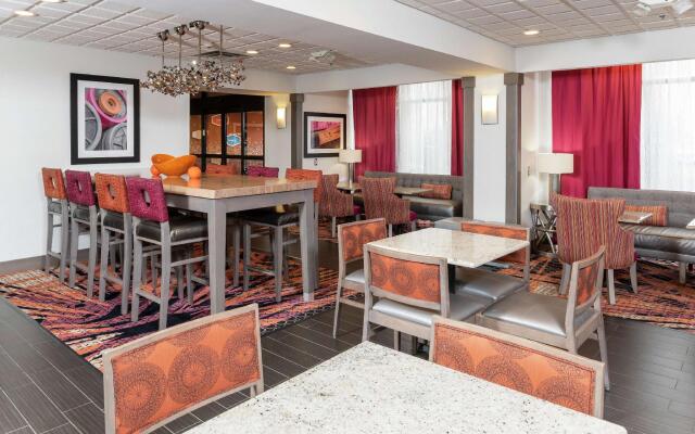 Hampton Inn Akron-South