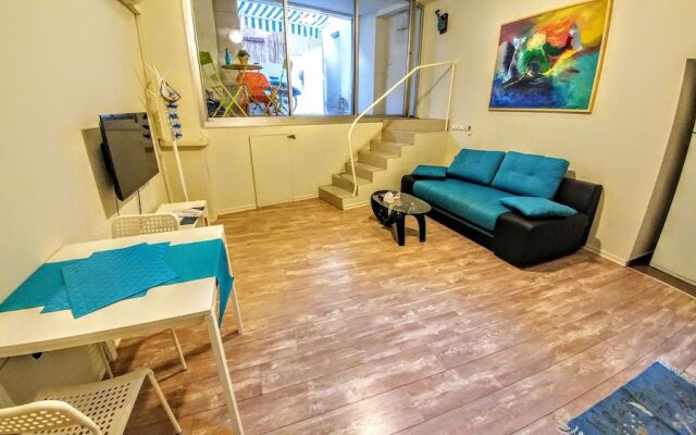 Trumpeldor 5 Beach Apartments