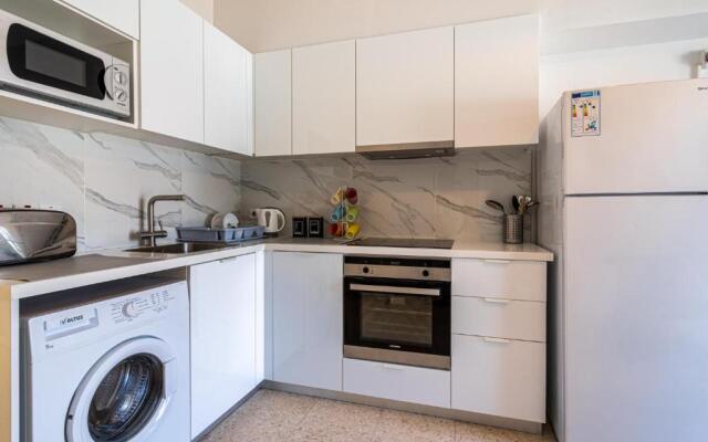 Sea Breeze 1-BR Apt in Pyla