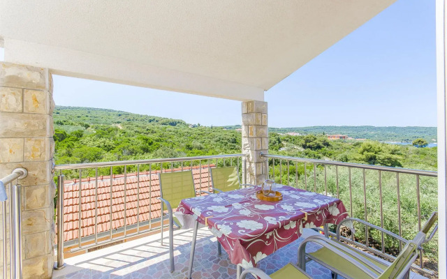 Apartments Kažimir in Necujam - island Solta