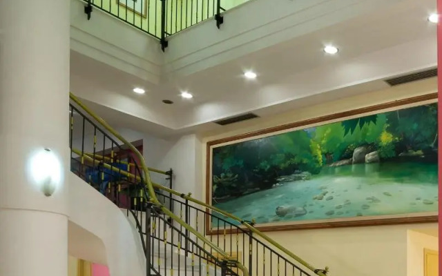 Angelika Pallas Hotel