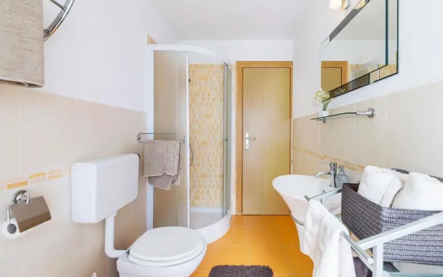 Stunning Home in Labin With 4 Bedrooms and Wifi