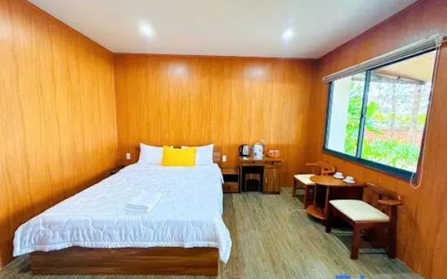 Khu Camping & Homestay Ven Bien