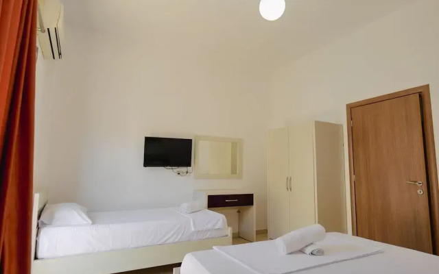 Hotel Argjiro