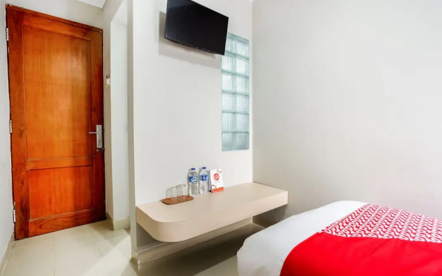 OYO 3819 Hotel Winotosastro